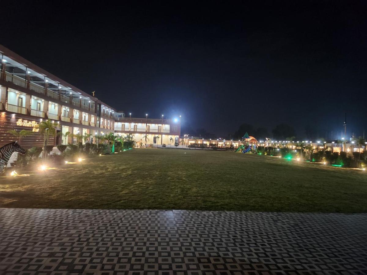 The Bodhi Palace Resort Bagian luar foto