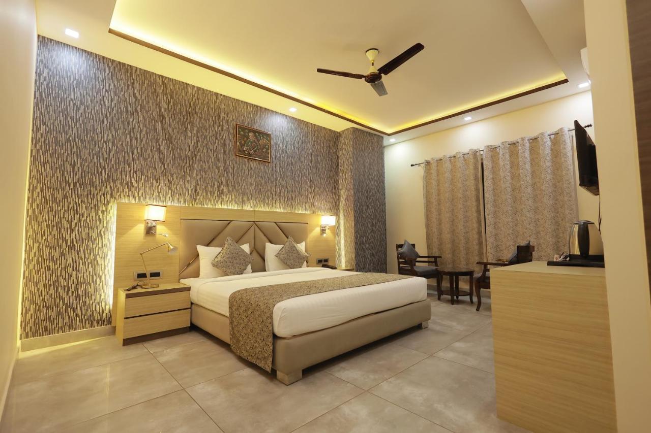 The Bodhi Palace Resort Bagian luar foto