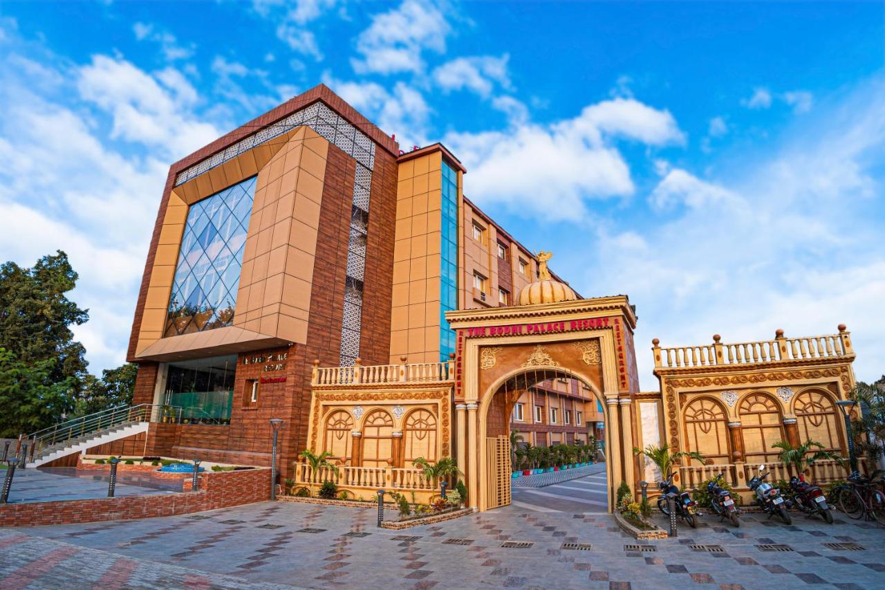 The Bodhi Palace Resort Bagian luar foto
